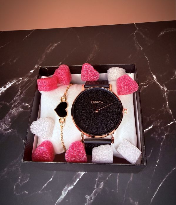 За нея: женски часовник+гривна+подаръчен аранжимент.