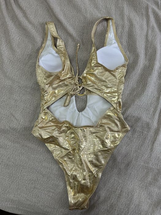 Vand costum de baie nou