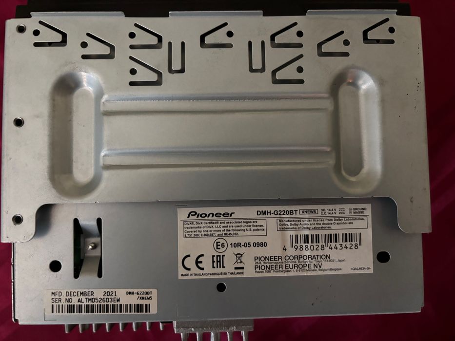 Продавам мултимедия Pioneer DMH-G220BT – използвана 1 годинa.