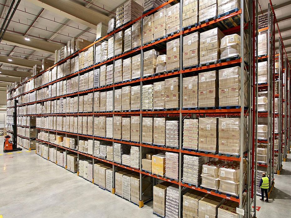 Rafturi metalice industriale second-hand pentru depozitare paleti L2.7M
