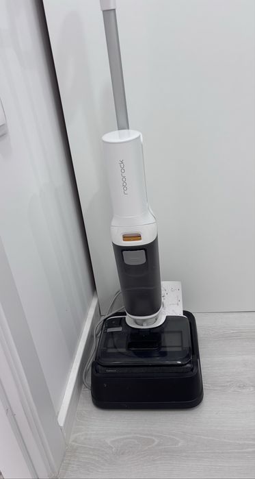 Redus! Nou este 1500 ! Roborock vertical +mop ve se curata singur