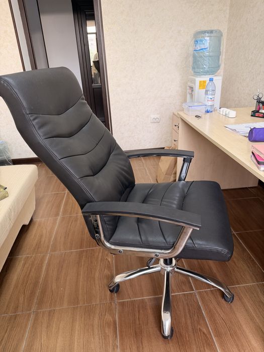 Продам офисную мебель