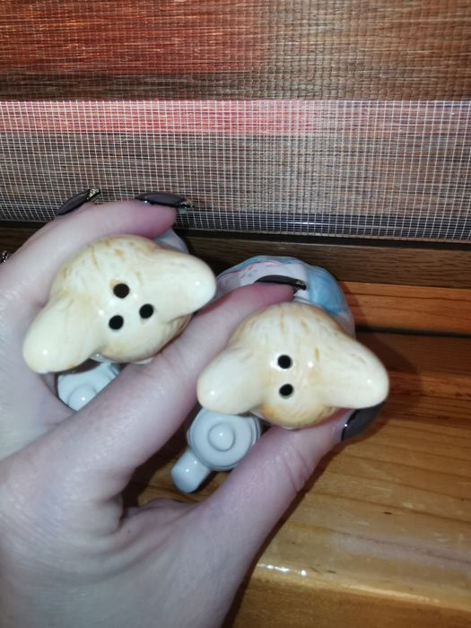 Комплект керамични порцеланови солница и пиперник във формата зайчета