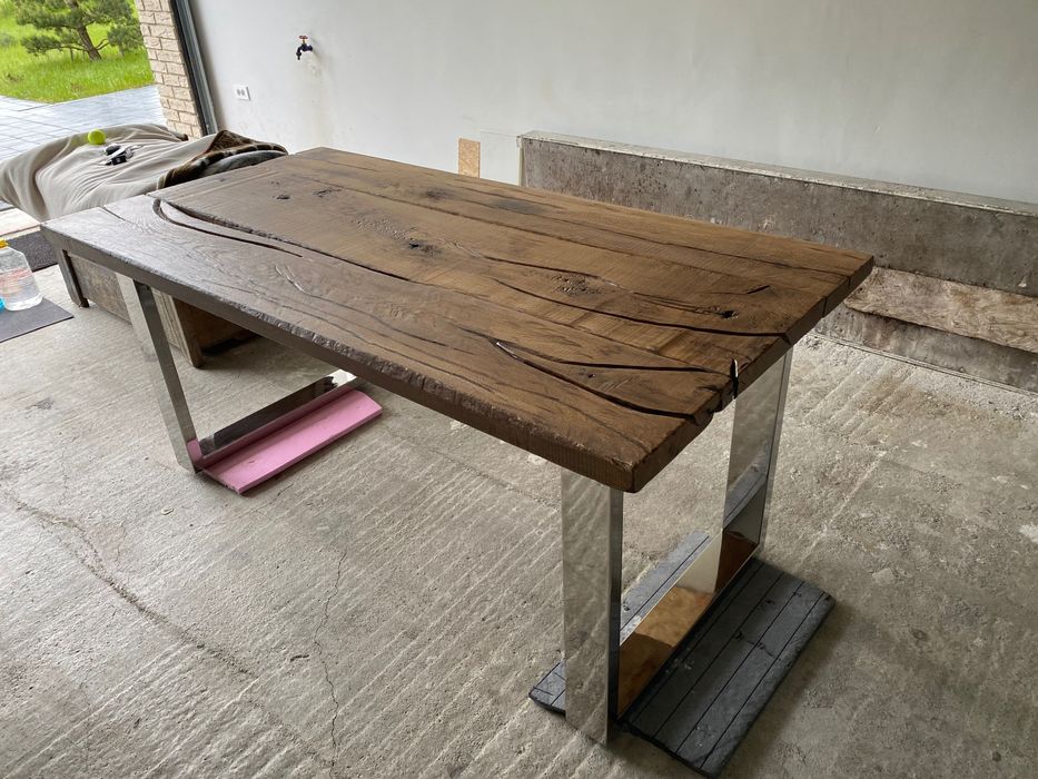 De vânzare masă deosebită, executată manual și aspirator piscină Aiper