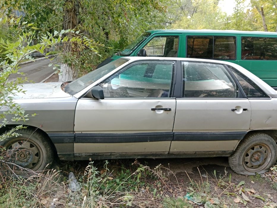 2 машины Ауди,ЗАЗ