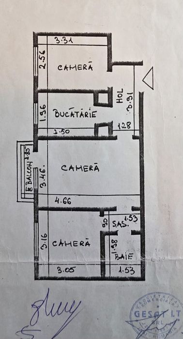 Apartamnent 3 camere semidecomandat
