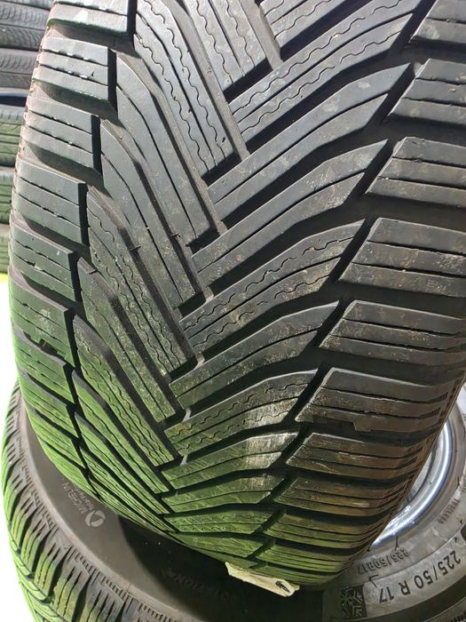 4 бр зимни 225/50/17 Michelin