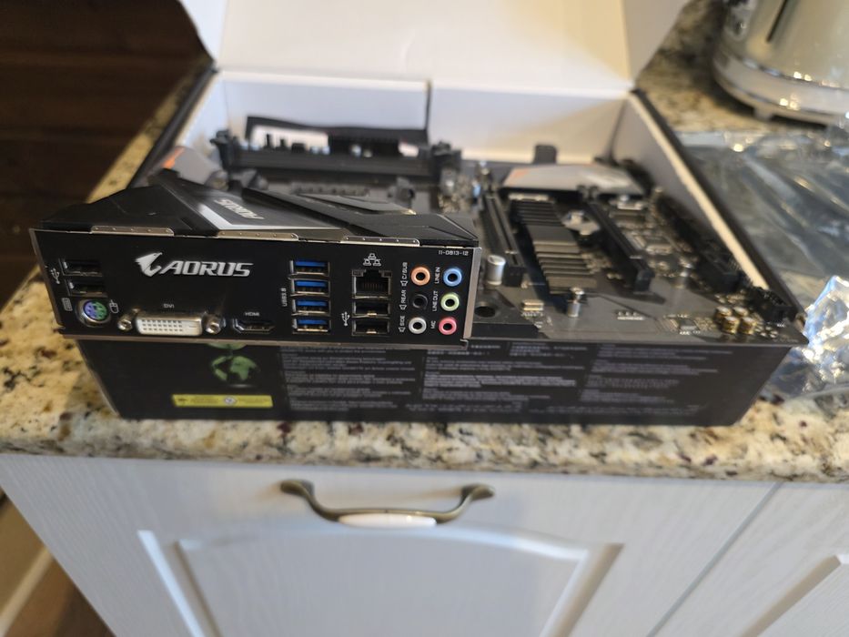 AORUS B450 Elite