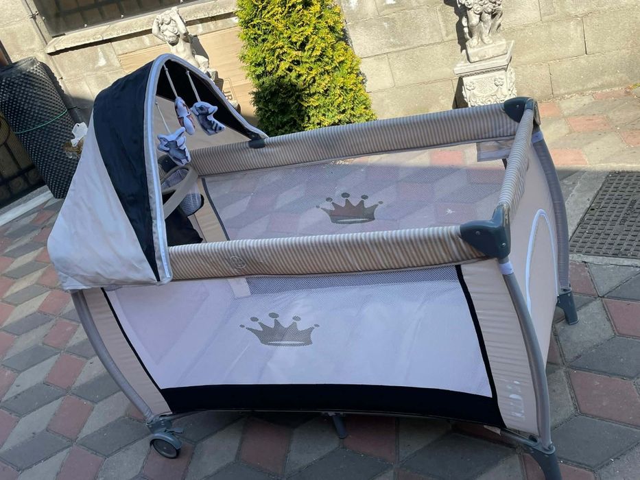 Vând pătuţ bebe în stare bună