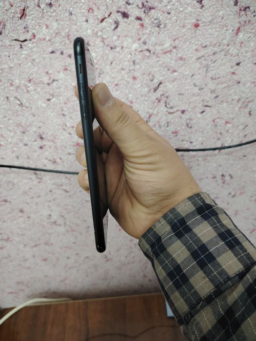 Iphone 7 plus sotiladi