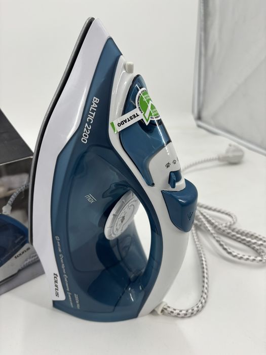 Чисто нова парна ютия TAURUS 2200w