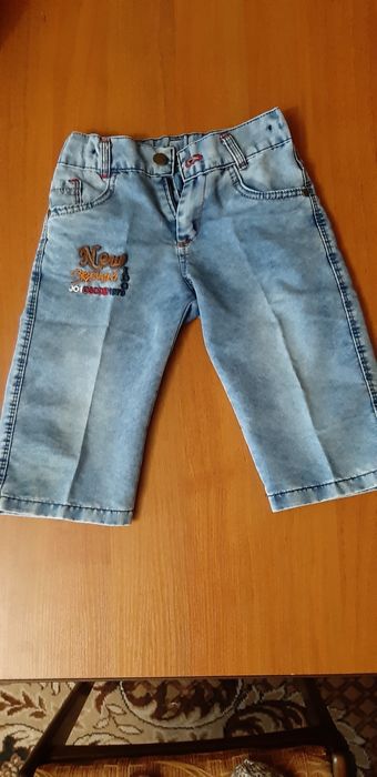 Продам новые джинсовые шорты на мальчика