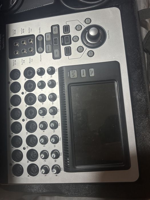 Mixer qsc touchmix 16