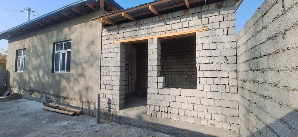 uy sotiladi iyik ota birlik maxalasi 3xona