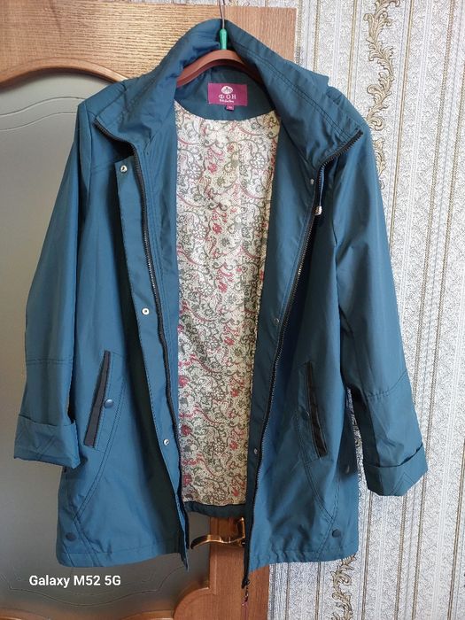 Продам ветровку новую