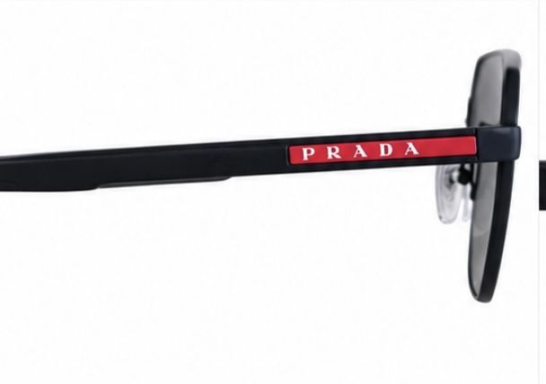 Слънчеви очила на Prada