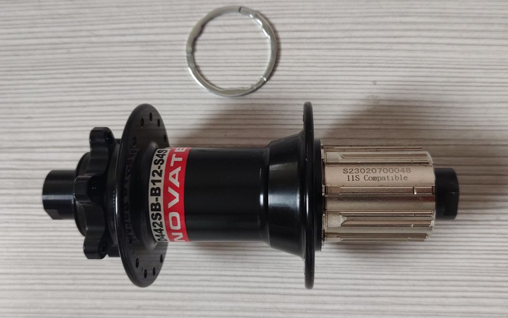 Задна главина Novatec 12/148мм. Нова.