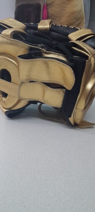 Продам шлем с бампером и перчатки шингарты для мма