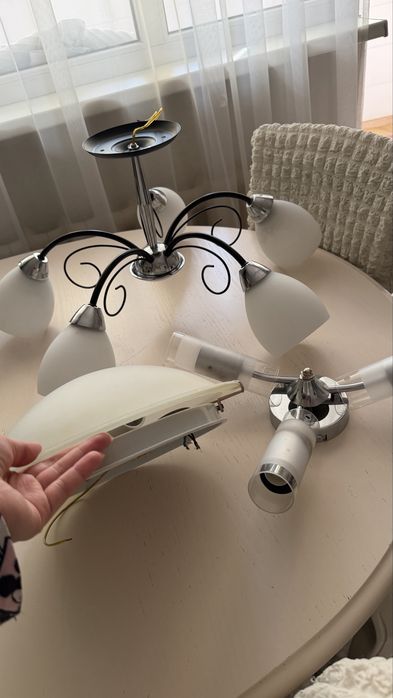 Продаем 3 Люстры