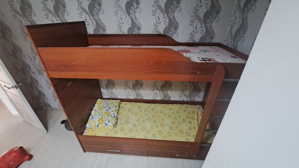 Двухъярусная кровать