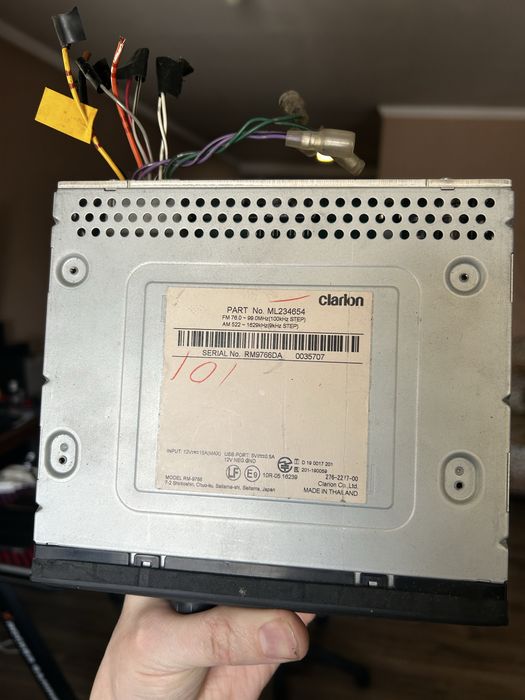 Автомагнитола Clarion