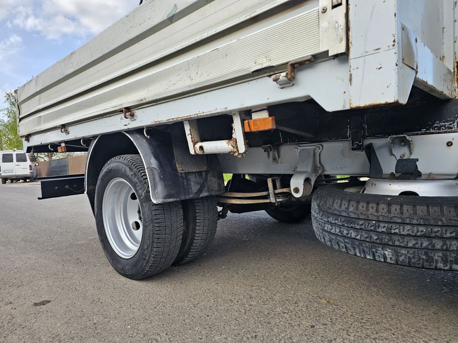 Renault mascott cu Macara