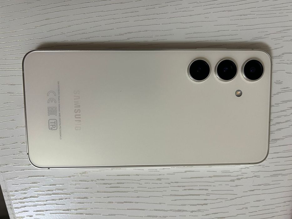 Samsung s24  в отличном состоянии