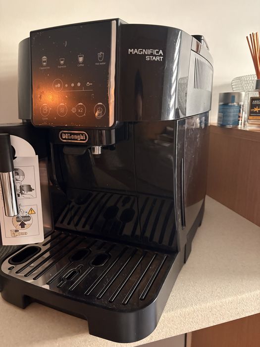 DeLonghi Magnifica Start ca nou
