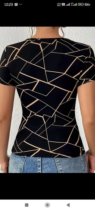 Продам стильную кофточку -футболку