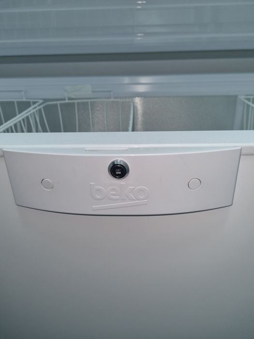 Lada frigorifica beko nou 284 litrii!