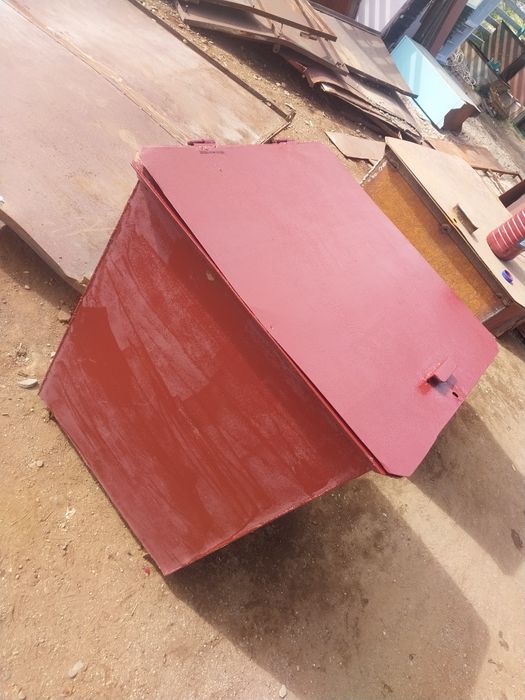 Продам срочно мусорный бак