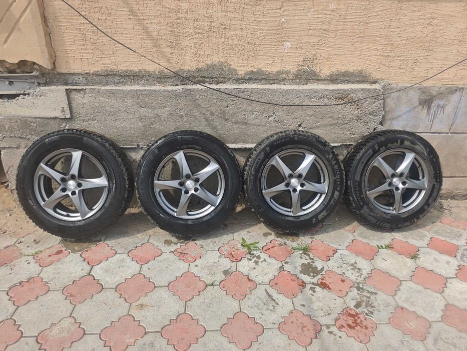 Диски R17 с зимней резиной