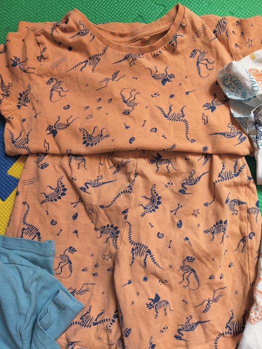 Lot pijamale mărimea 116( sunt 122 pe eticheta dar recomand 116)