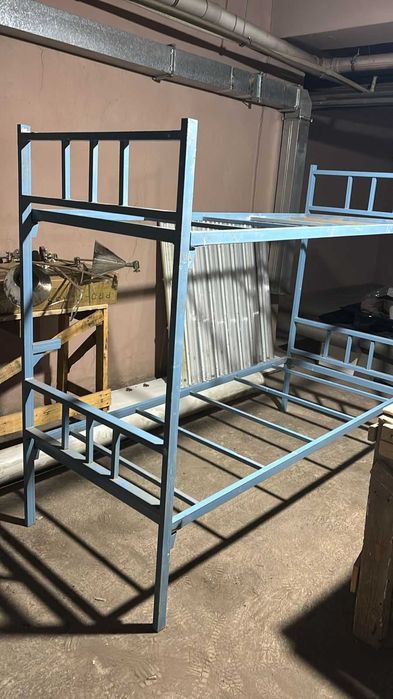 продается двухъярусная кровать 15000