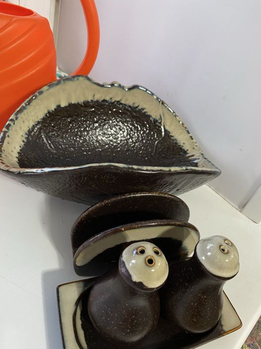 Продам салфетрицу солонка салатница