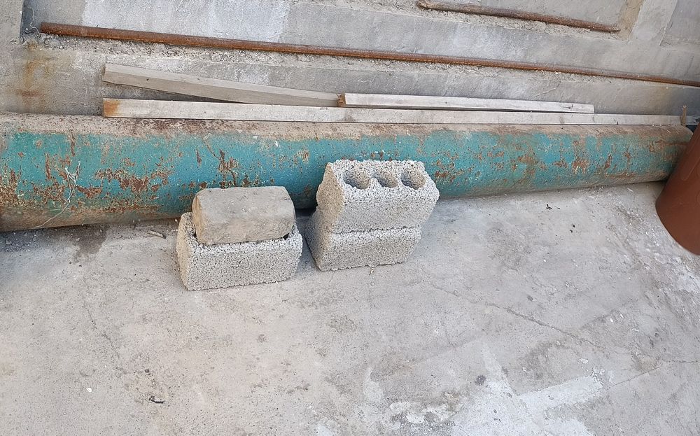 Metal truba sotiladi