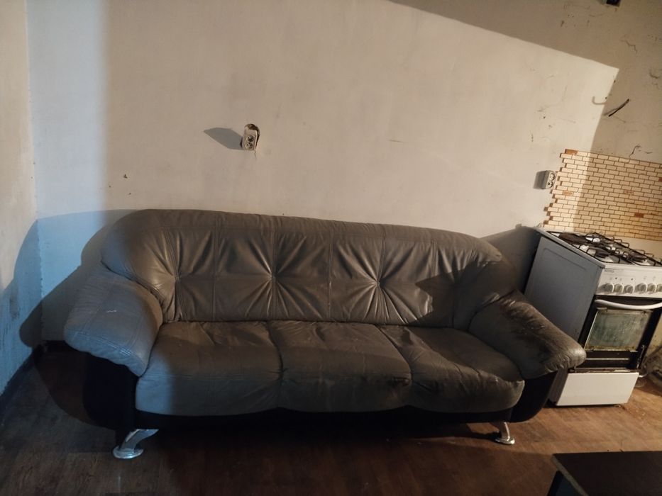 Продам Диван из Кожзама