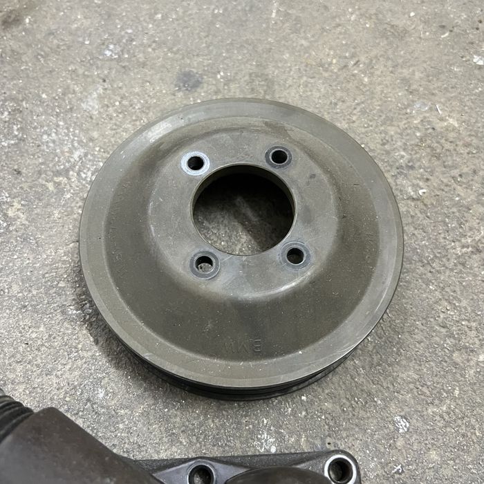 Шкив корпус термостата бмв м50 bmw m50