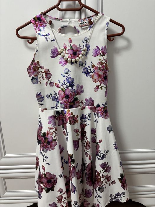 Rochie fete 10-12 ani, alb cu flori si margele