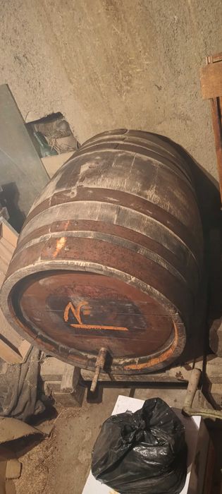 Продавам добре запазени здрави бъчви