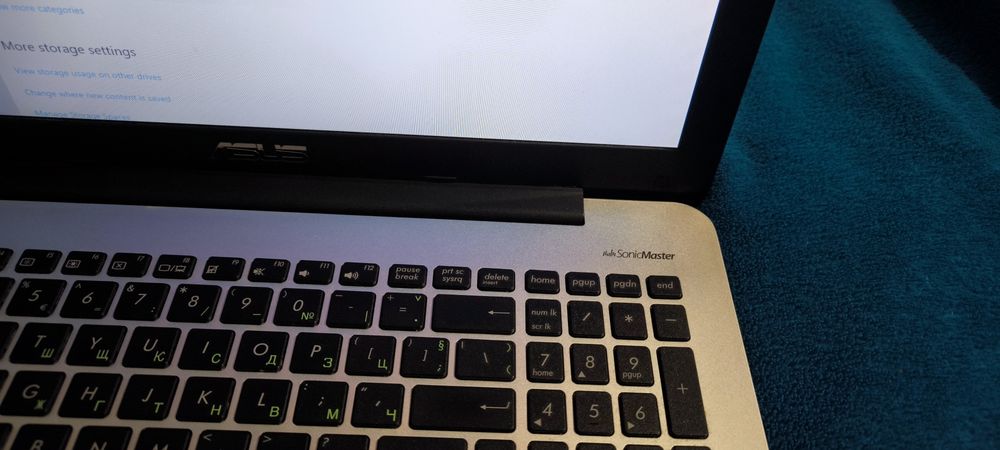 Продавам Лаптоп Asus K555L