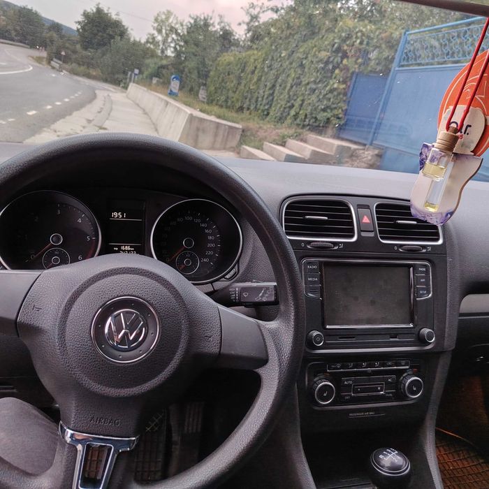 VOLKSWAGEN Golf 2010 — imagine 5