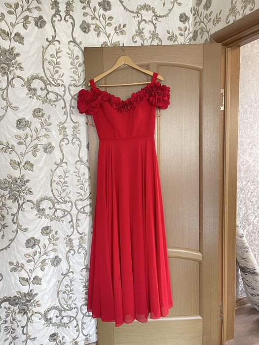 Продам платья все надевались 1 раз