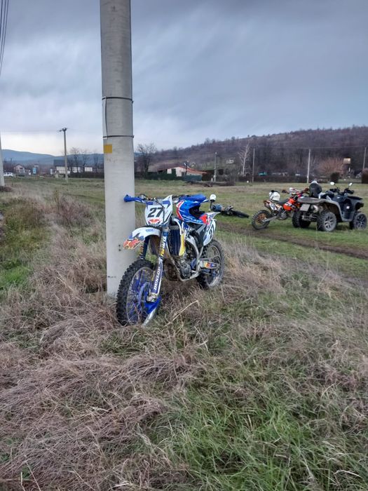 Vând yamaha yzf 450!!
