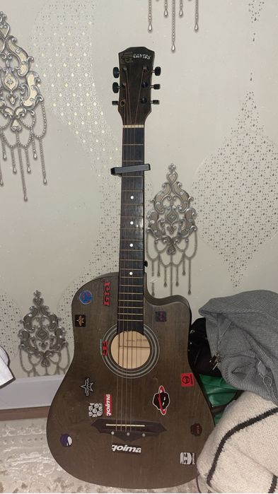 Продаю гитару акустическую