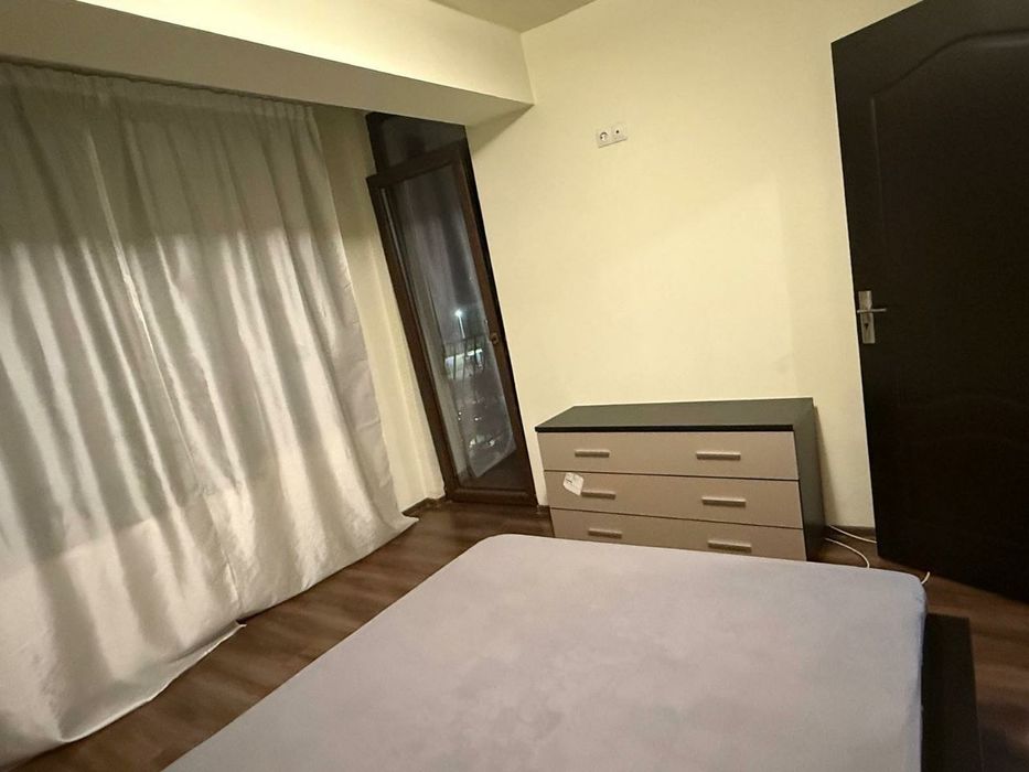 Închiriez apartament
