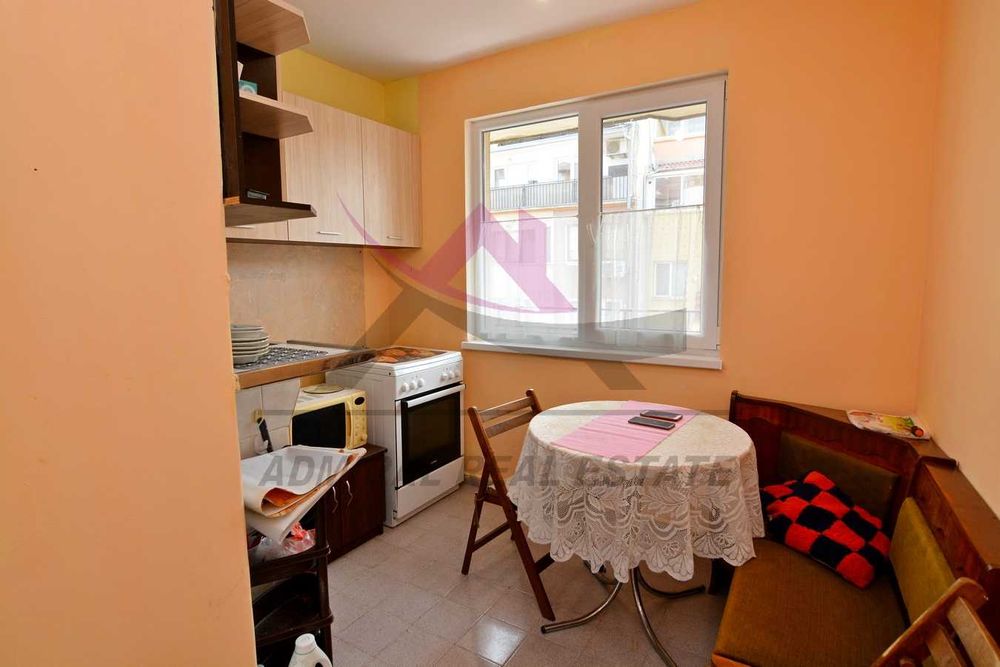 Дава се под наем Тристаен апартамент в Варна, Лятно кино Тракия - 87 кв.м за 350 € - Снимка #1