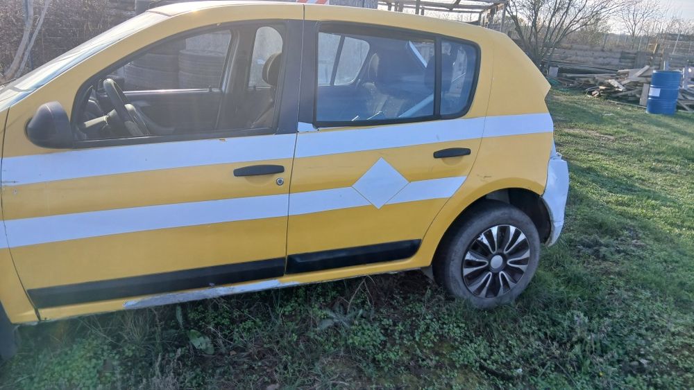 Use , stânga dreapta  sandero 1 stânga dreapta