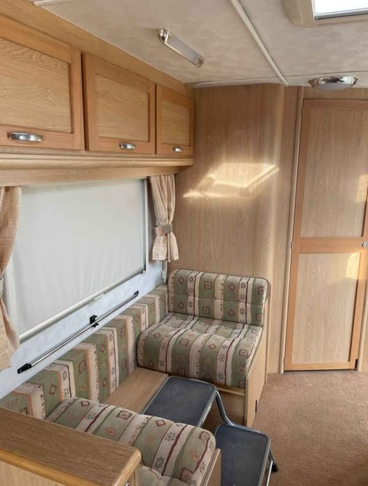 Rulota pentru familie cu 2 copii