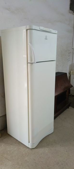 Индизит двухкамерный холодильник сотилaди састаянаси идеял совутиши зу